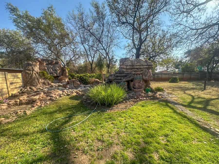 4 Bedroom Property for Sale in De Kroon A H North West